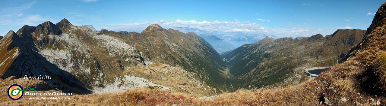 42 Vista pan. sulla Valle del Livrio (versante valtellinese-Sondrio) .jpg